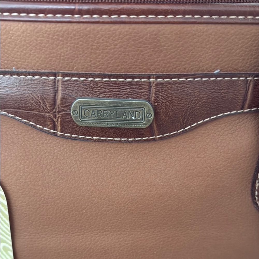 Elegant Brown Leather Shoulder Bag - Picture 2 of 7